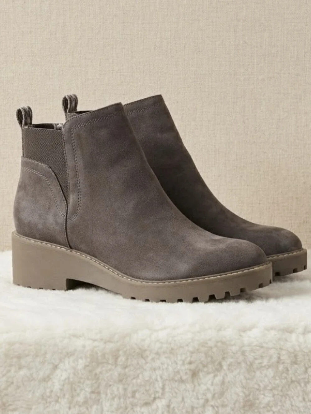 Universal Thread Women's Taci Wedge Chelsea Boots Size 9 Wide Brown Fall Neutral